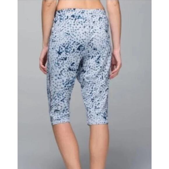 Lululemon Retreat Yogi Crop Pants Star Crushed Silver Fox Deep Navy Size 8 - Picture 2 of 11